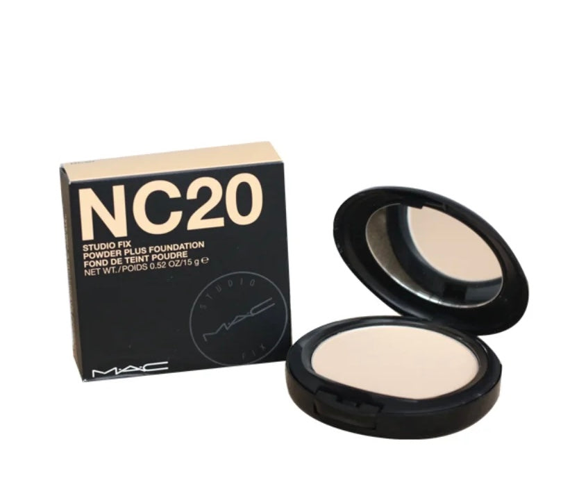 M•A•C Cosmetics Powder Plus Foundation